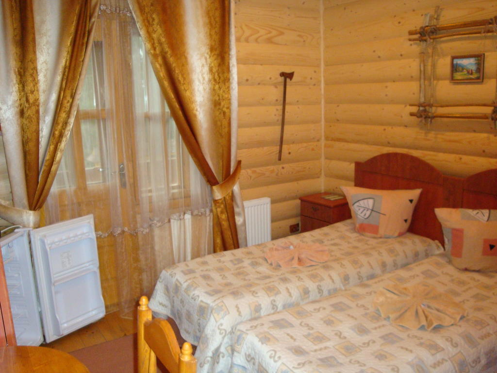 Panorama Karpat Hotel Yablunytsya Exterior photo